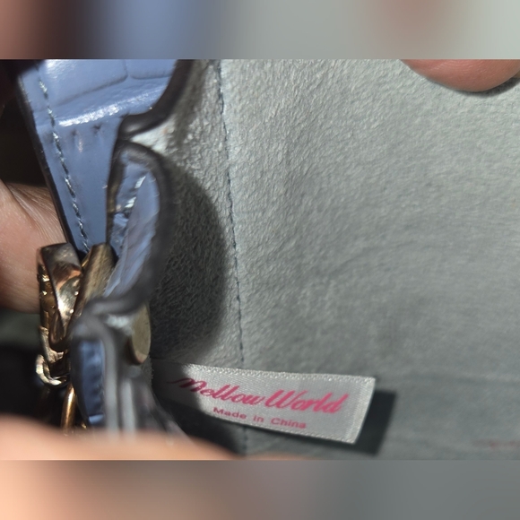 Mellow World Blue Croc-Embossed Touch Screen Crossbody Phone Bag (EUC) - Picture 4 of 7